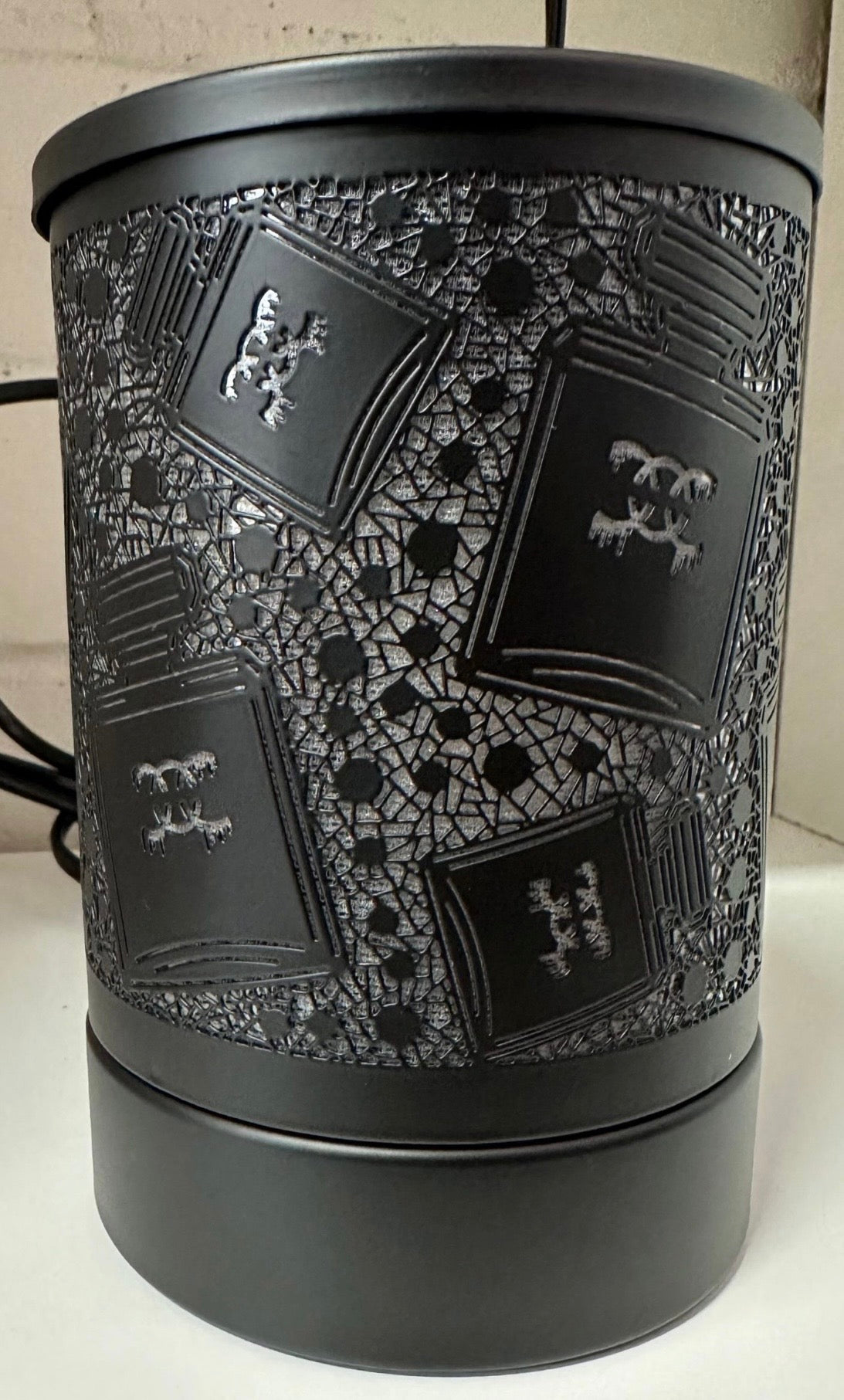 Perfume Queen Black Electric Wax Melt Burner