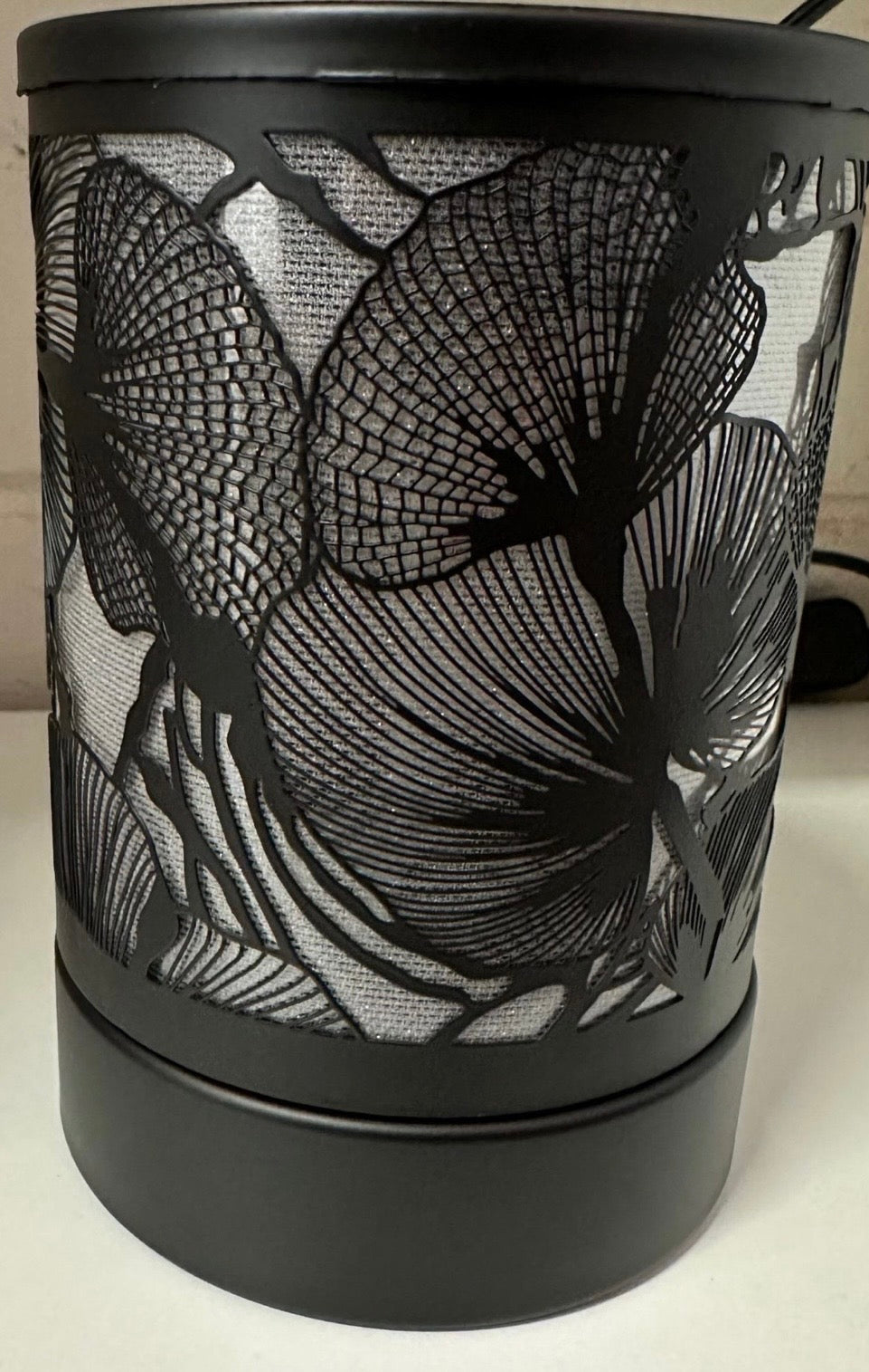 Black Bloom Plug-In Wax Warmer with Silicone Cup & Rainbow LED