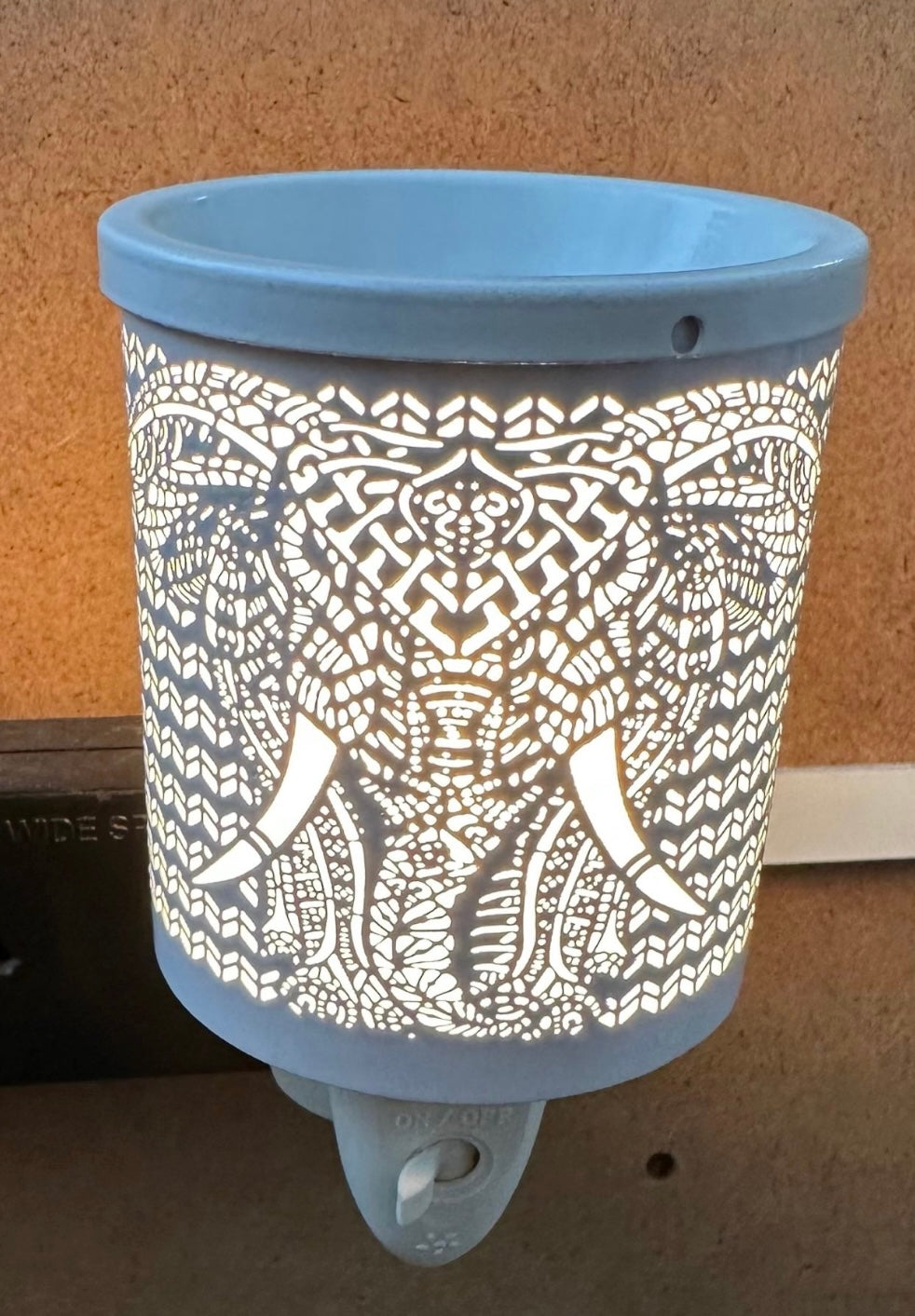 African King White Plug-In Wax Warmer – Includes Globe, AU Standard Plug