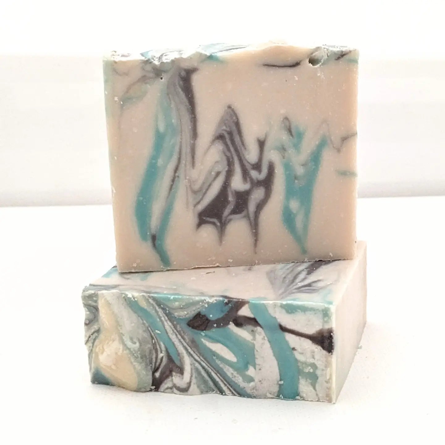 Lychee, Sandalwood & Patchouli